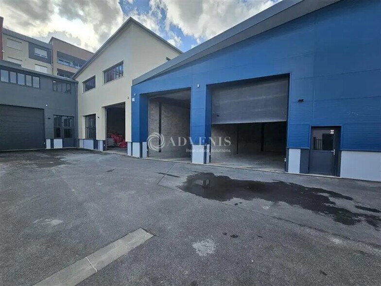 Local d’activités dans Montfermeil à louer - Photo de l’immeuble – Image 1 sur 9