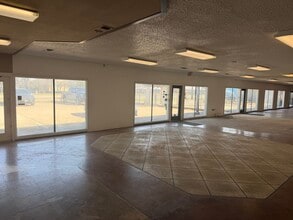 3644 W Pioneer Pky, Pantego, TX à vendre Photo intérieure– Image 2 sur 4