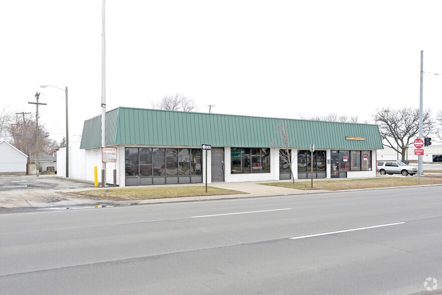 22225-22235 Gratiot Ave, Eastpointe, MI à louer - Photo de l’immeuble – Image 1 sur 5
