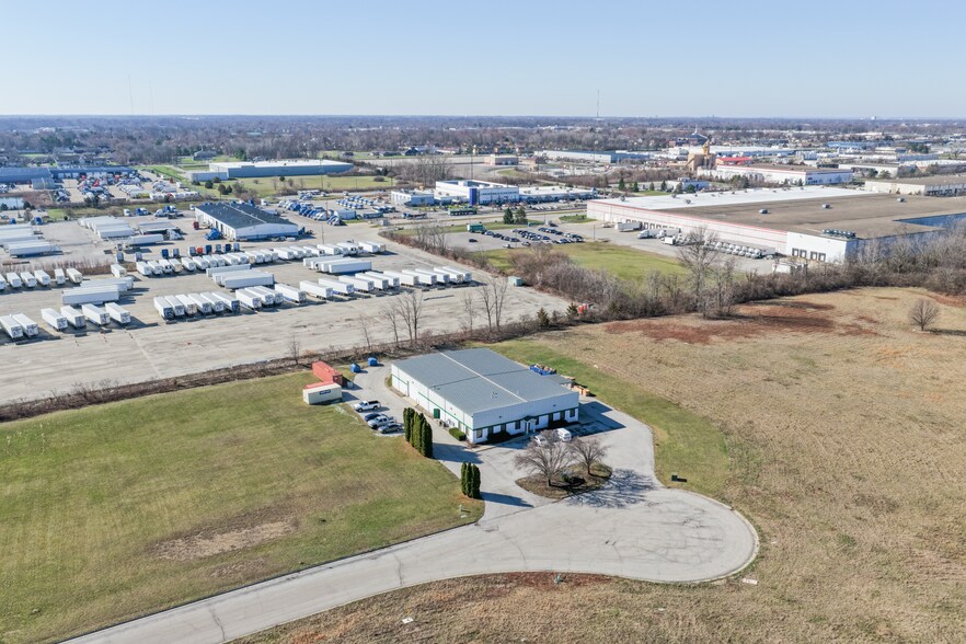 9635 Park Davis Dr, Indianapolis, IN à vendre - Photo de l’immeuble – Image 3 sur 6