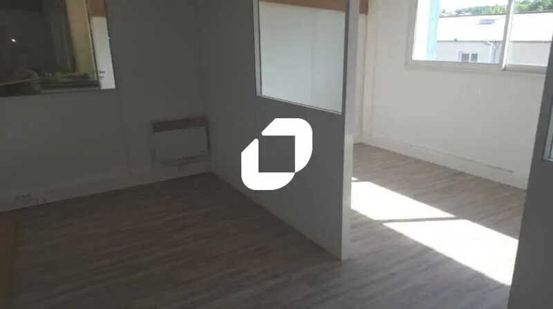 Bureau dans Morainvilliers à louer - Photo de l’immeuble – Image 2 sur 4