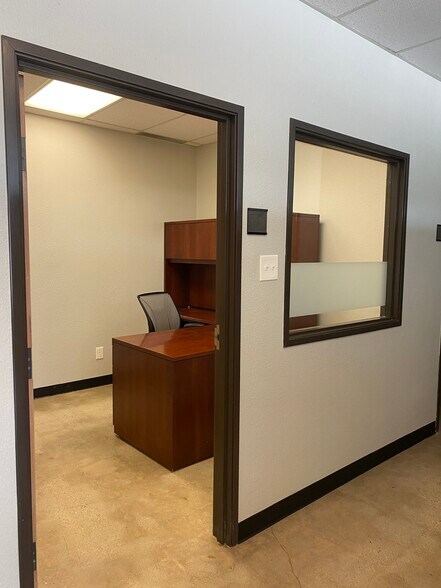 411 N Main St, Euless, TX à louer - Photo intérieure – Image 3 sur 8