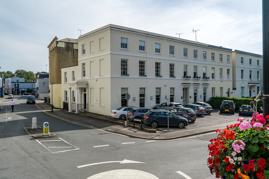 29 Cambray Pl, Cheltenham à louer - Photo de l’immeuble – Image 1 sur 13