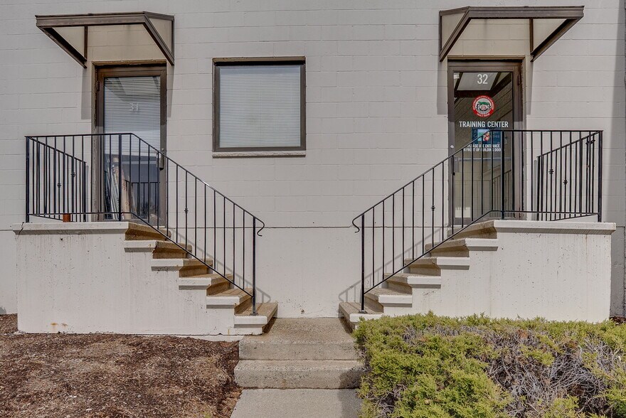 Industrial Condos portefeuille de 2 biens à vendre sur LoopNet.fr - Photo de l’immeuble – Image 3 sur 32