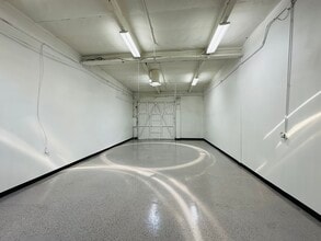 2100 E McFadden Ave, Santa Ana, CA à louer Photo intérieure– Image 1 sur 6