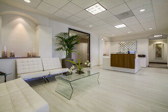 100 Wilshire Blvd, Santa Monica, CA à louer Hall d’entrée– Image 2 sur 9