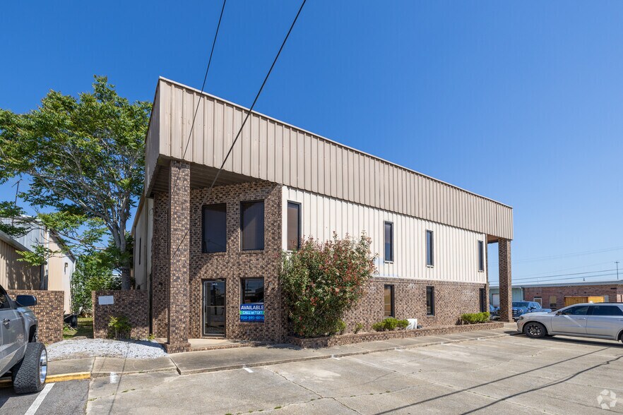 140 Lurton St, Pensacola, FL à louer - Photo de l’immeuble – Image 1 sur 4