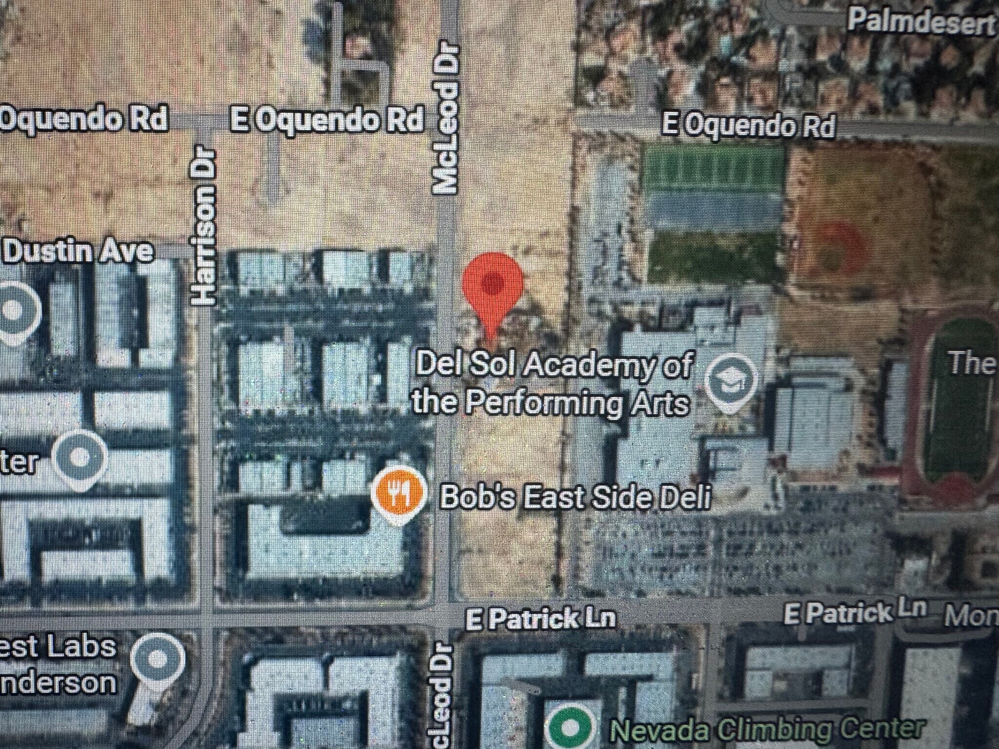 5990 McLeod Dr, Las Vegas, NV à vendre Photo principale– Image 1 sur 8
