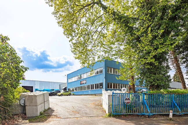 Plus de détails pour Avenue Du Château, Saint-Ouen-l'Aumône - Industriel/Logistique à louer