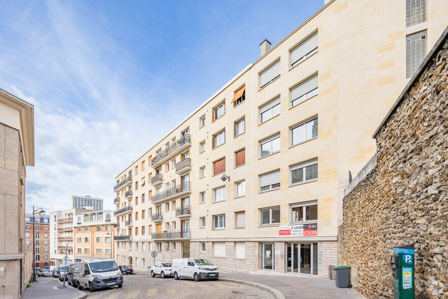 Immeuble residentiel dans Paris à vendre - Photo principale – Image 1 sur 3