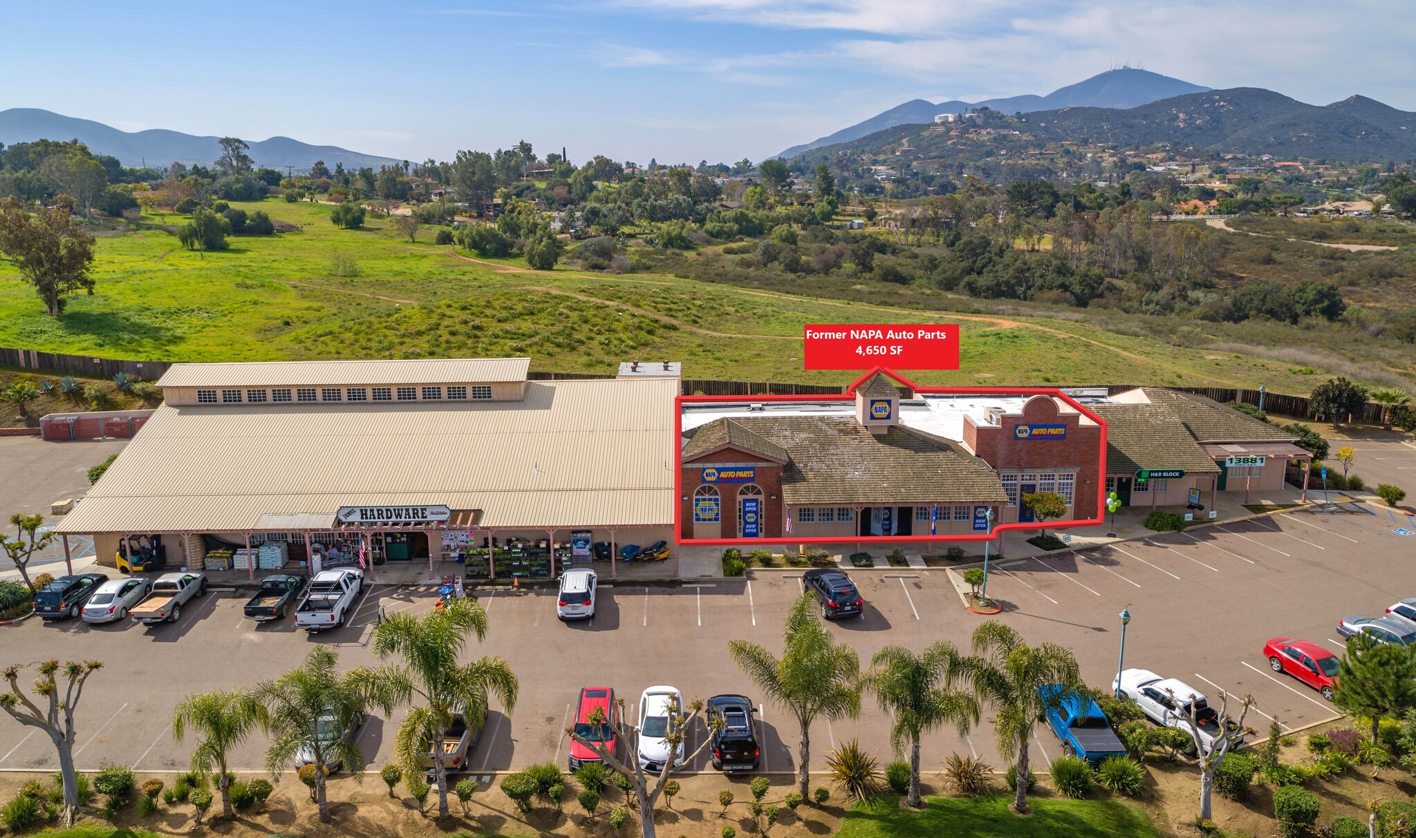 13889 Campo Rd, Jamul, CA à louer Photo de l’immeuble– Image 1 sur 3
