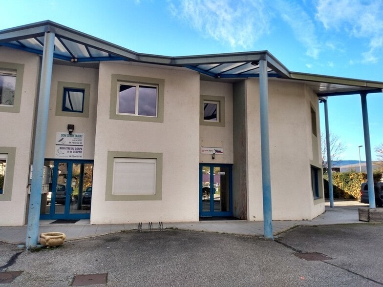 Bureau dans Challes-les-Eaux à louer - Photo de l’immeuble – Image 2 sur 11