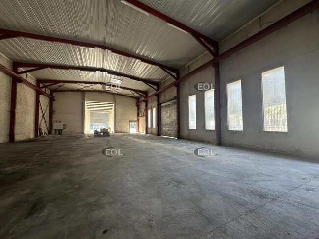 Plus de détails pour Local d'activités à louer