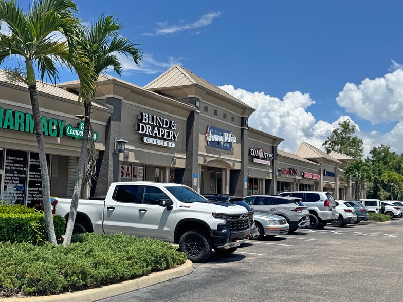 24830 S Tamiami Trl, Bonita Springs, FL à louer - Photo de l’immeuble – Image 2 sur 8