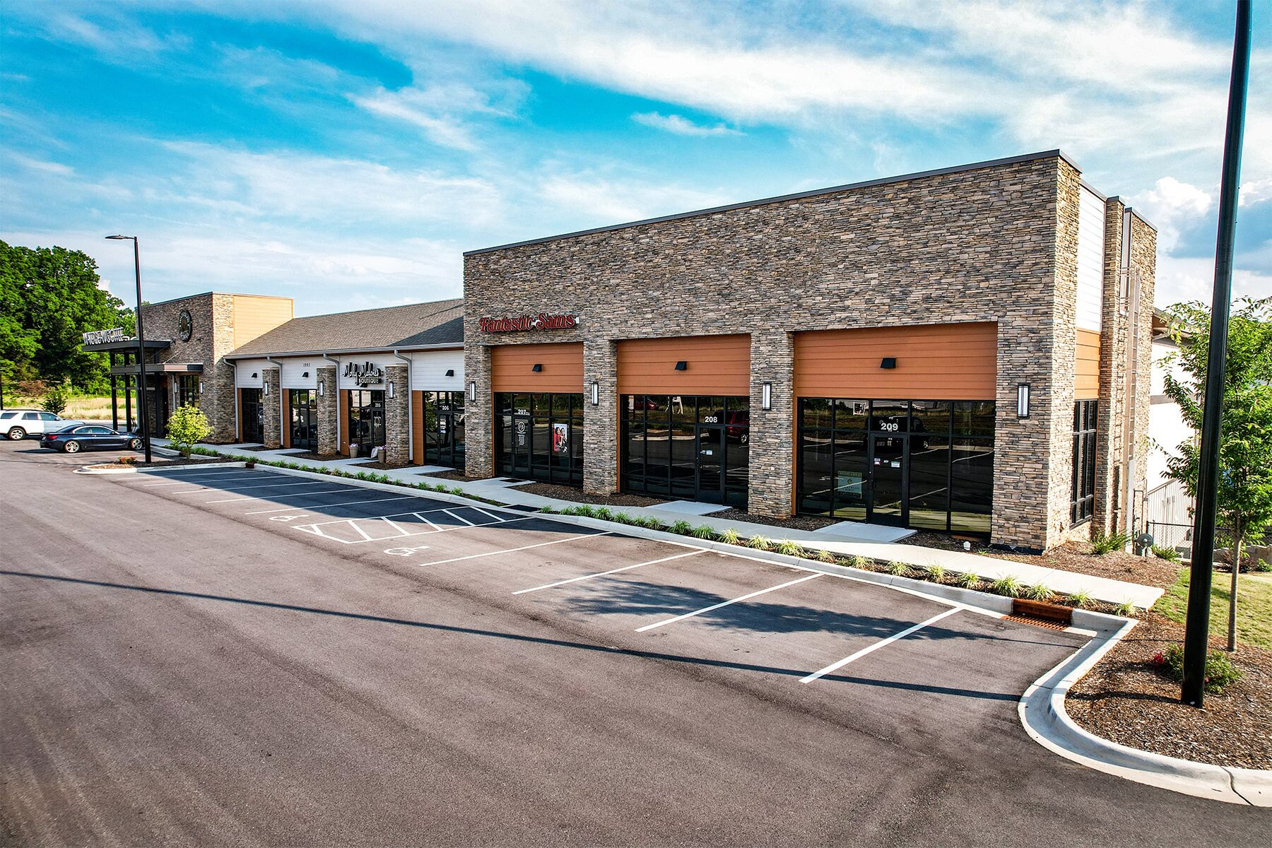 1995 Startown Rd, Hickory, NC à louer Photo de l’immeuble– Image 1 sur 2