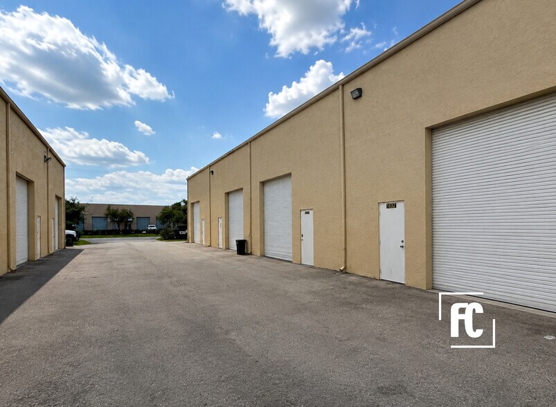 12934-12944 SE Suzanne Dr, Hobe Sound, FL à louer - Photo de l’immeuble – Image 2 sur 2