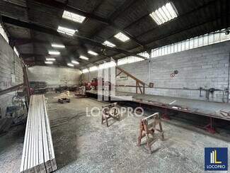 Plus de détails pour Local d'activités à louer