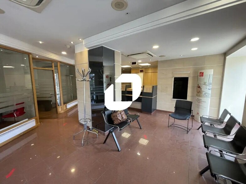 Local commercial dans Reims à louer - Photo de l’immeuble – Image 3 sur 5