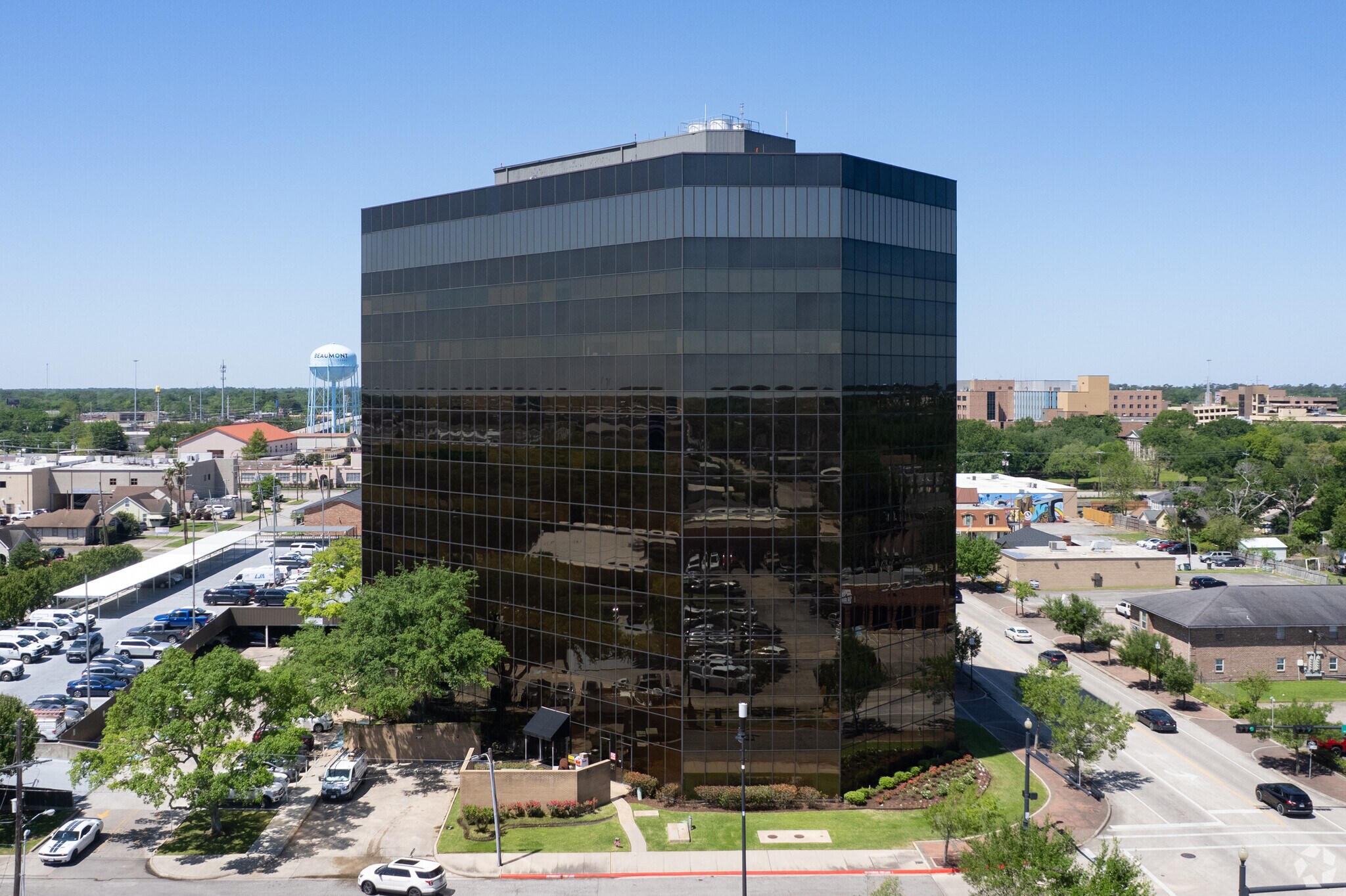 2615 Calder Ave, Beaumont, TX à louer Photo principale– Image 1 sur 11