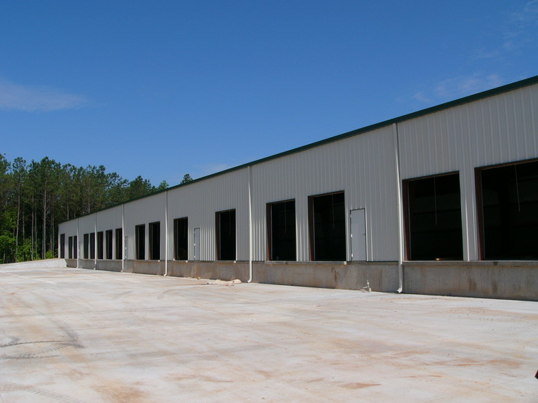 535 Pine Rd, Newnan, GA à louer - Photo de l’immeuble – Image 2 sur 8