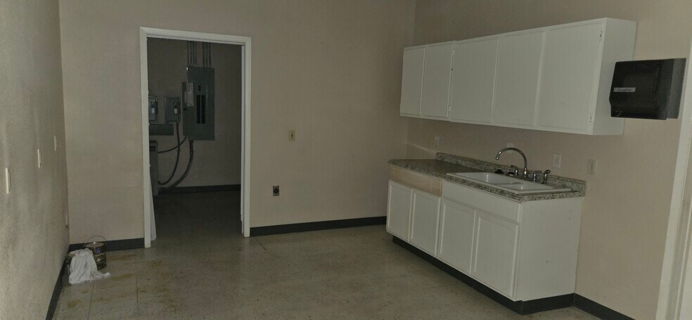 2725 Wilson Rd, Humble, TX à louer - Photo de l’immeuble – Image 2 sur 9
