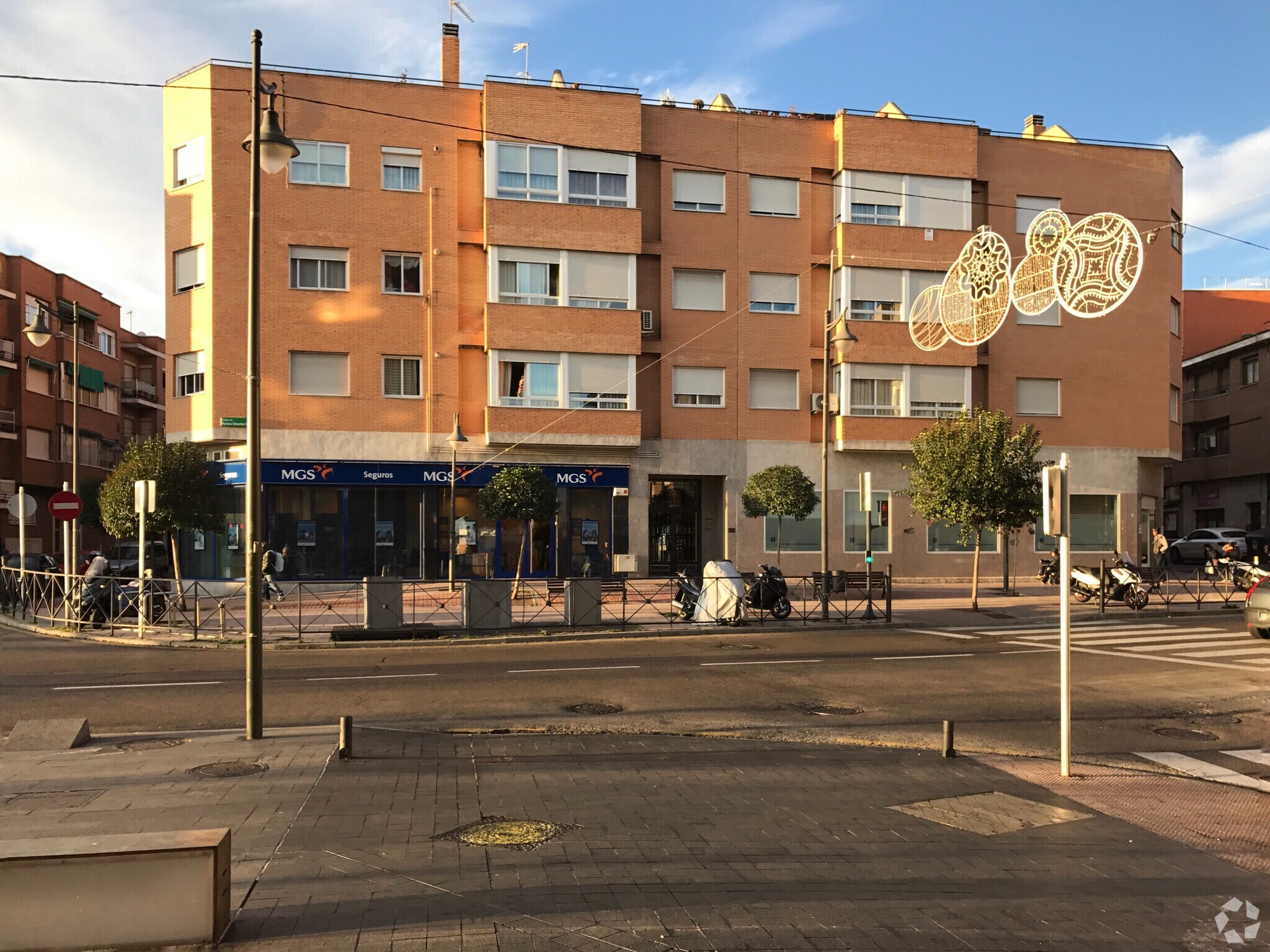 Calle Mariano Sebastián Izuel, 14, Alcobendas, Madrid à louer Photo principale– Image 1 sur 3