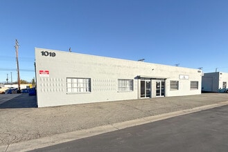 1019-1023 E Raymond Way, Anaheim, CA à louer Photo de l’immeuble– Image 2 sur 6