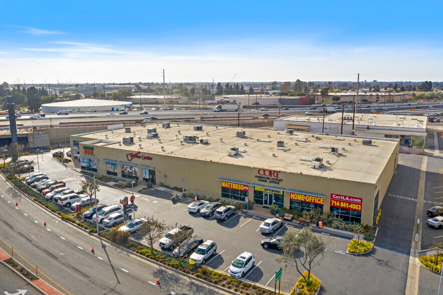 18349-18375 Euclid St, Fountain Valley, CA à louer - Photo de l’immeuble – Image 3 sur 6