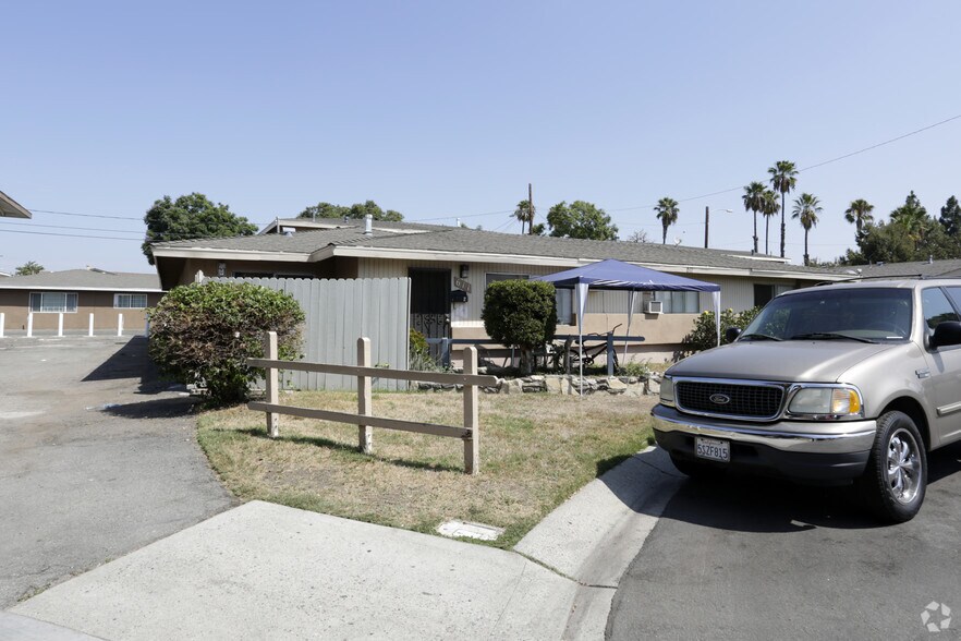 611 Eton Pl, Anaheim, CA à vendre - Photo principale – Image 1 sur 1
