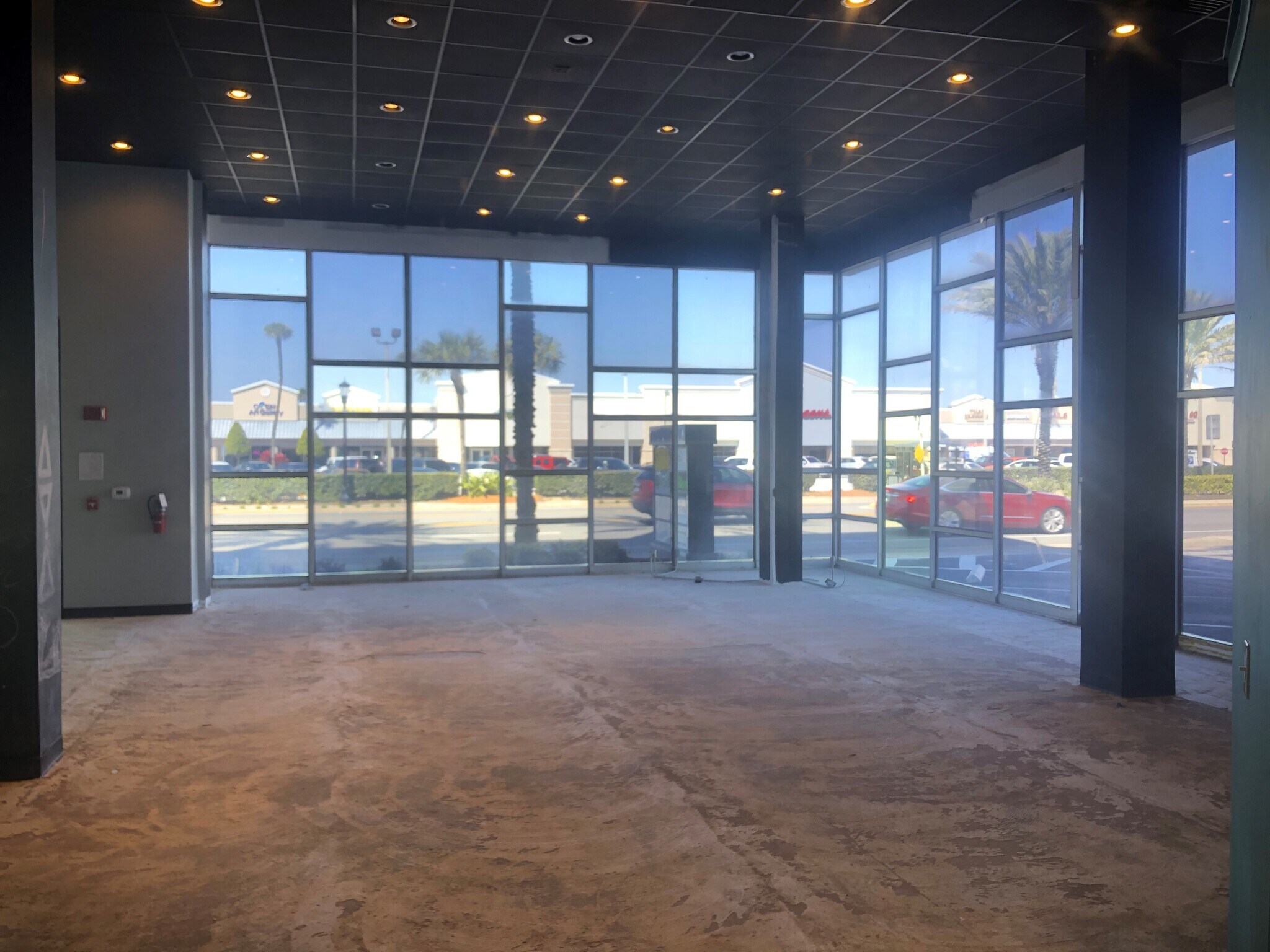 200 E Granada Blvd, Ormond Beach, FL à louer Photo de l’immeuble– Image 1 sur 9