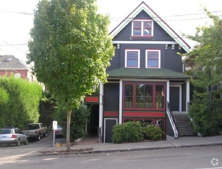 2326-2330 NW Everett St, Portland, OR à louer - Photo de l’immeuble – Image 2 sur 22