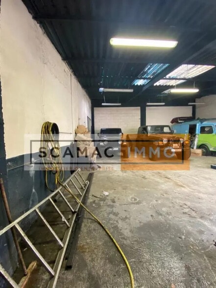 Industriel/Logistique dans Issy-les-Moulineaux à vendre - Photo de l’immeuble – Image 3 sur 4