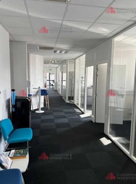 Bureau dans Besançon à louer - Photo de l’immeuble – Image 2 sur 4