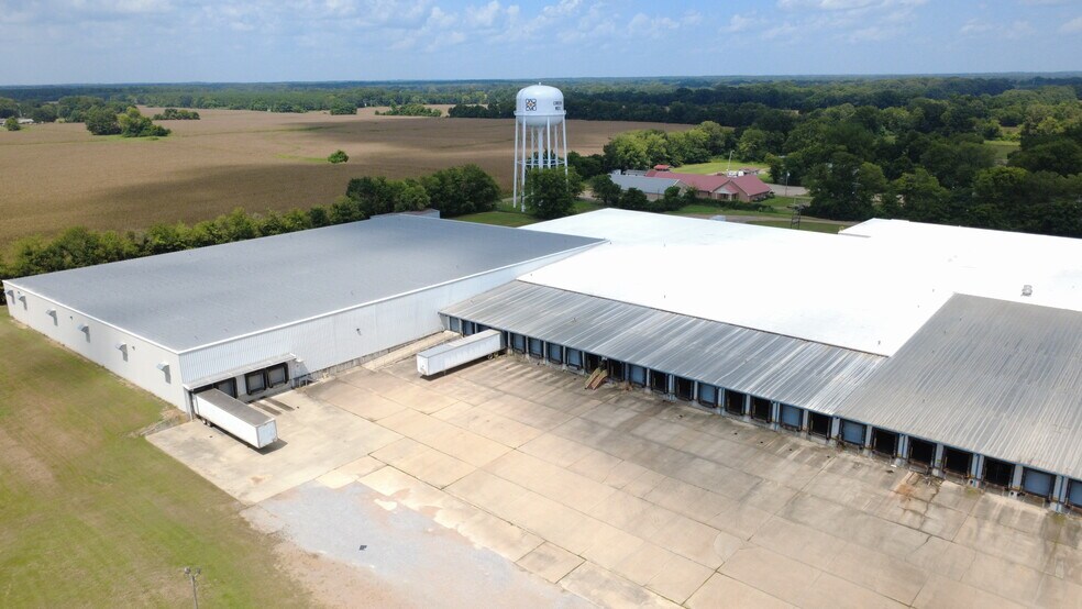 555 Matthews Dr, Canton, MS à louer - Photo de l’immeuble – Image 2 sur 6