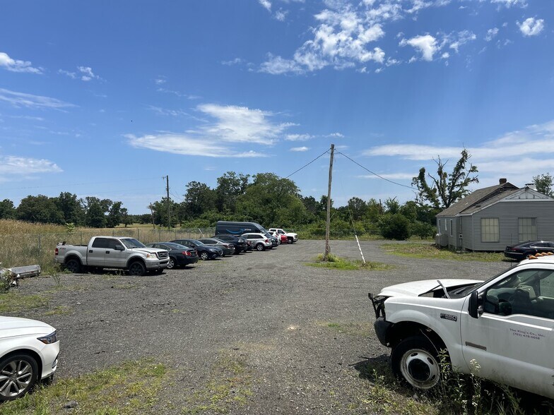 24095 Carters School Rd, Sterling, VA à louer - Photo de l’immeuble – Image 3 sur 4