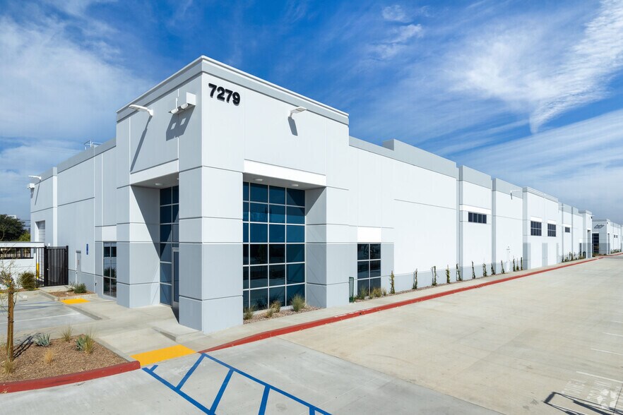 Old 215 Frontage Rd. & Alessandro Blvd, Riverside, CA à louer - Photo de l’immeuble – Image 1 sur 6