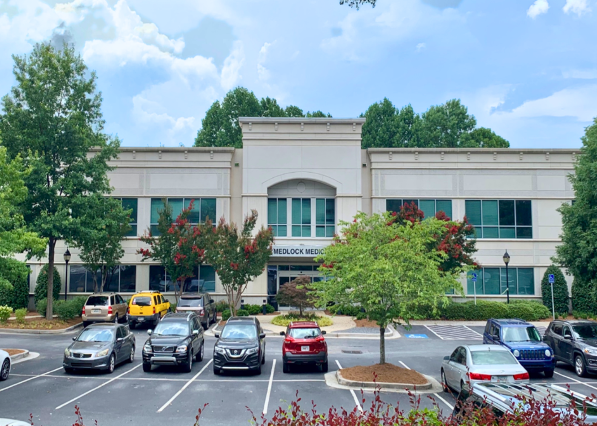 11459 Johns Creek Pky, Johns Creek, GA à louer Photo de l’immeuble– Image 1 sur 3