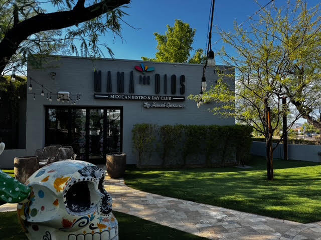 7301 E Butherus Dr, Scottsdale, AZ à louer - Photo de l’immeuble – Image 2 sur 15