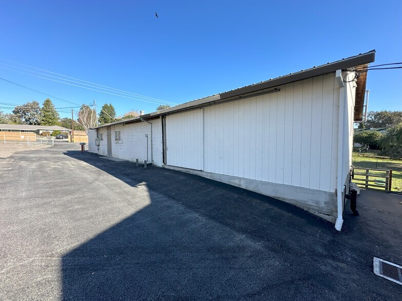 1285 Skillman Ln, Petaluma, CA à louer - Photo de l’immeuble – Image 3 sur 12