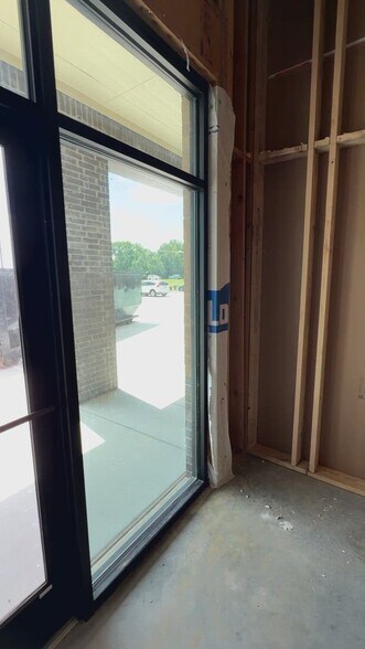 1725 Fort Worth Hwy, Weatherford, TX à louer - Vidéo sur l’annonce professionnelle – Image 3 sur 27