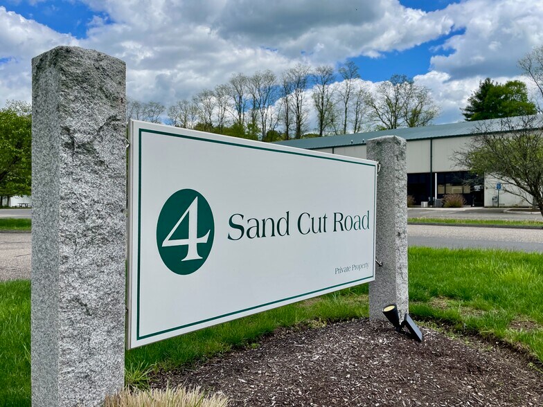 4 Sand Cut Rd, Brookfield, CT à vendre - Photo de l’immeuble – Image 2 sur 16
