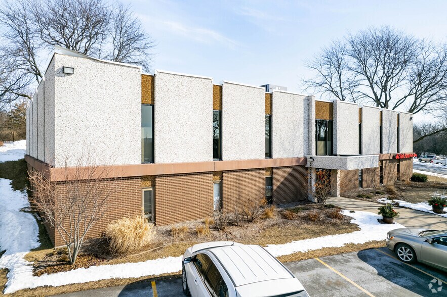 2984 Triverton Pike Dr, Fitchburg, WI à louer - Photo principale – Image 1 sur 5