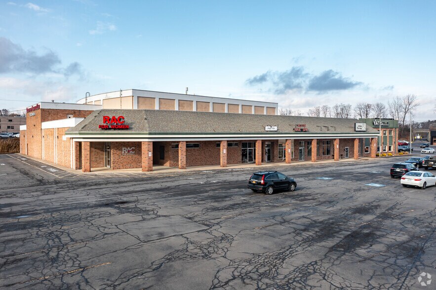 3400 Monroe Ave, Rochester, NY à louer - Photo de l’immeuble – Image 3 sur 18