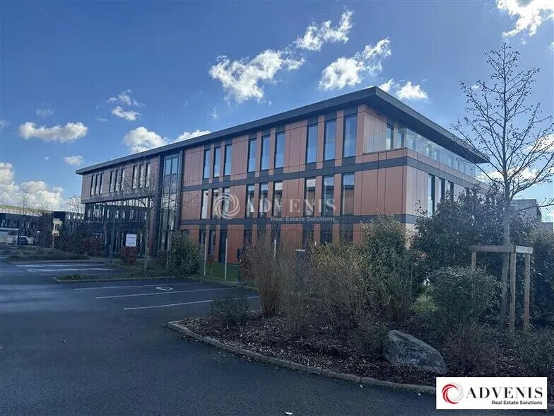 Bureau dans Lesquin à louer - Photo de l’immeuble – Image 1 sur 10