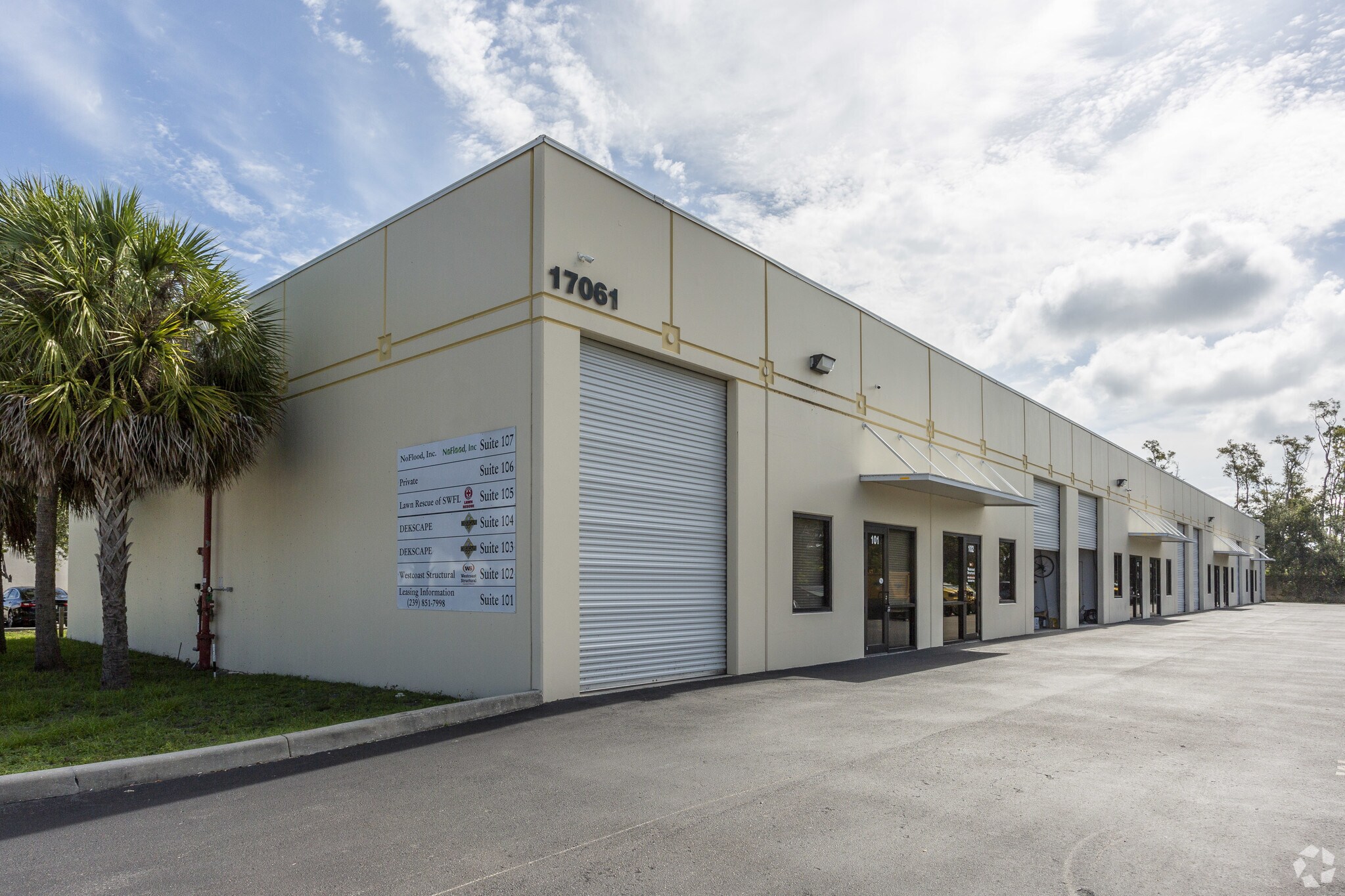 17061 Alico Commerce Ct, Fort Myers, FL à louer Photo de l’immeuble– Image 1 sur 7