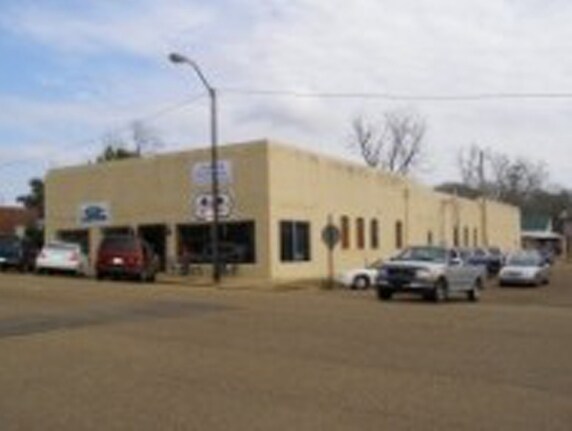205 Main St N, Mendenhall, MS à vendre - Photo principale – Image 1 sur 2