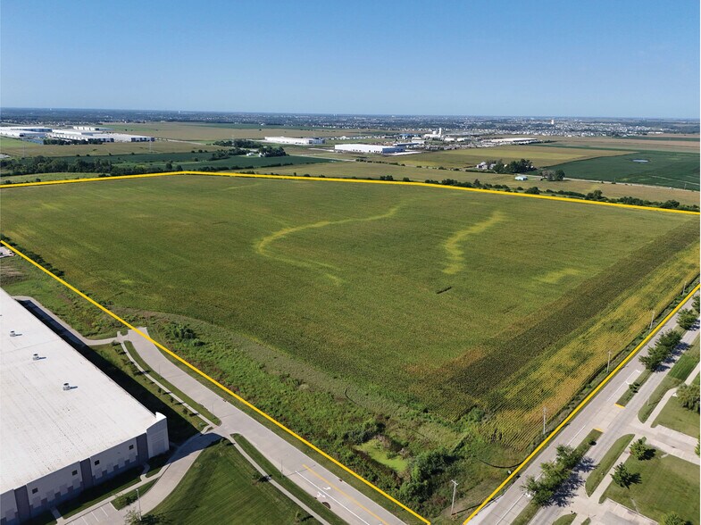 SE 19th St, Grimes, IA à vendre - Aérien – Image 1 sur 4