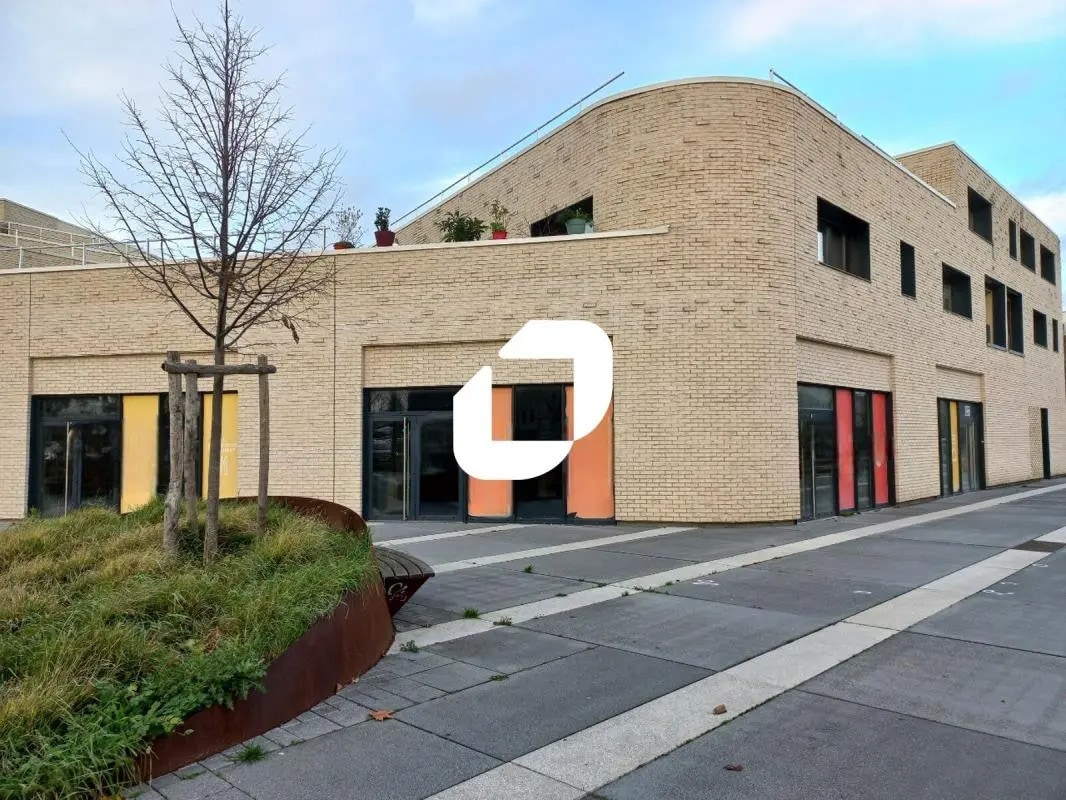 Local commercial dans Wattrelos à louer Photo de l’immeuble– Image 1 sur 8