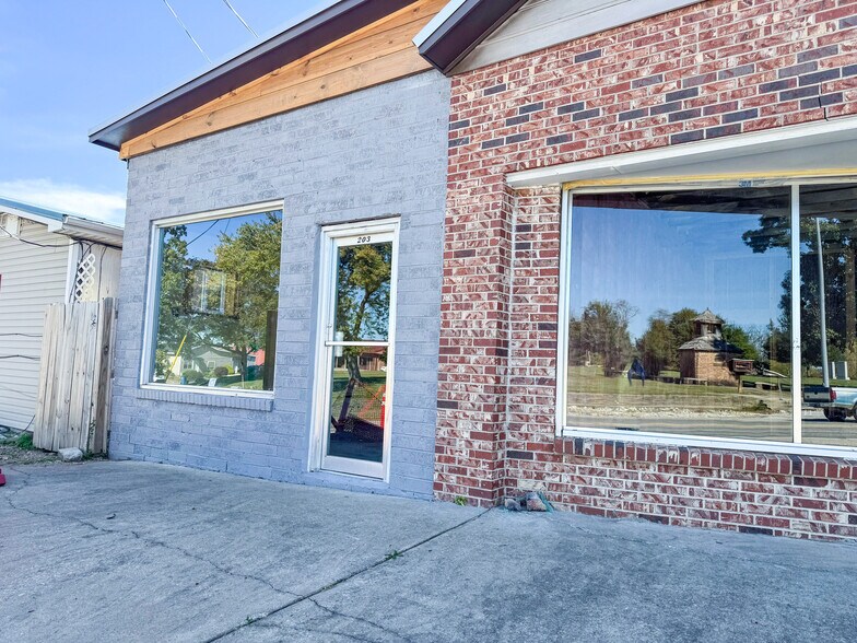 203-235 E Pickens Rd, Pea Ridge, AR à vendre - Photo de l’immeuble – Image 2 sur 9