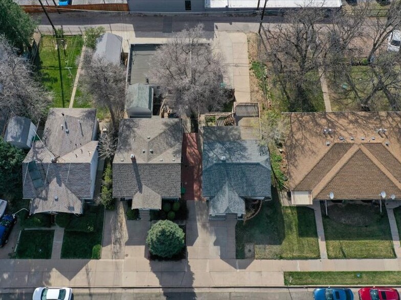 3225 & 3229 S Lincoln Street portefeuille de 2 biens à vendre sur LoopNet.fr - Photo de l’immeuble – Image 3 sur 14